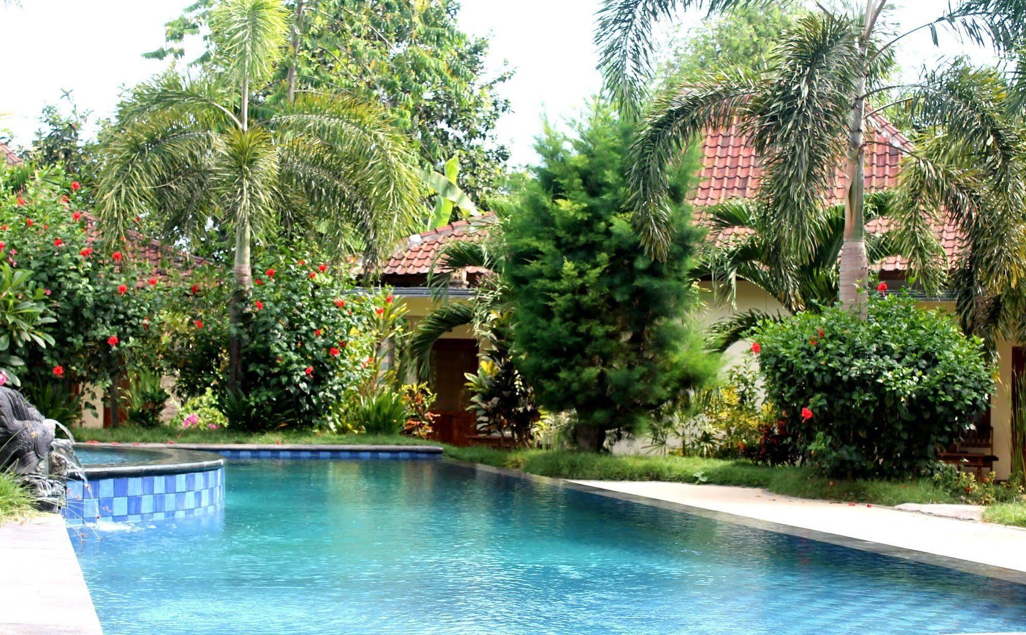 Hotel Kuta Cove 2*